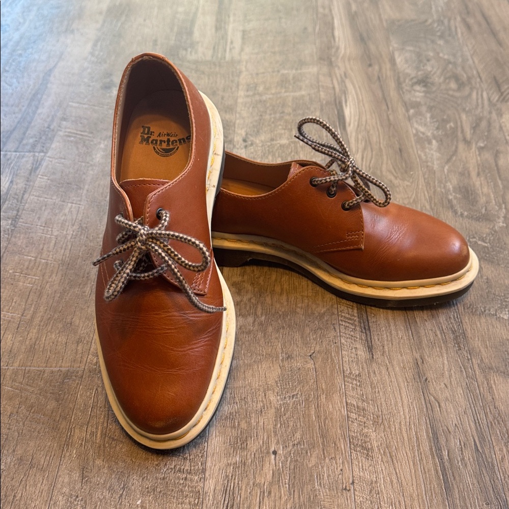 Dr. Martens Brown Leather Derby Shoes with Cream Soles - Picture 5 of 12